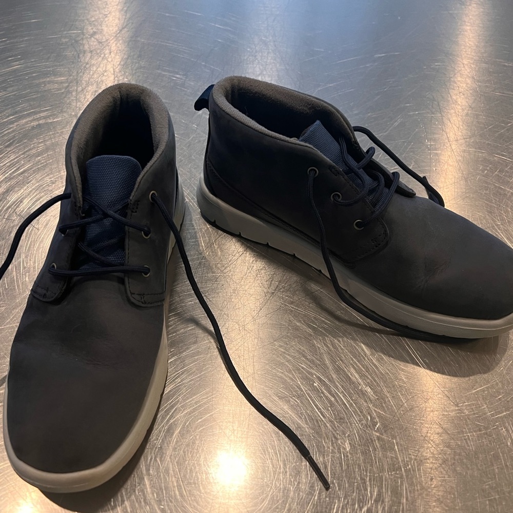 Boys Uggs Waterproof Canoe Sneaker